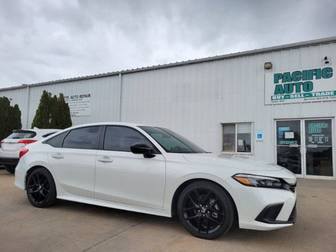 Used 2024 Honda Civic Sport image 9