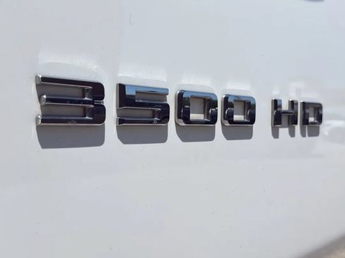 Used 2021 Chevrolet Silverado 3500 LT AWD/4WD image 9