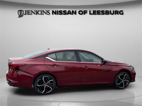 New 2025 Nissan Altima 2.5 SR w/ SR Premium Package image 11