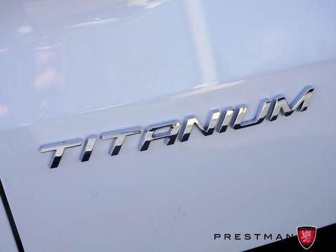 Used 2022 Ford Escape Titanium w/ Titanium Elite Package AWD/4WD image 4