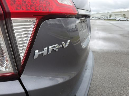 Certified 2021 Honda HR-V LX image 34