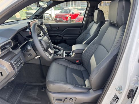 New 2025 Toyota 4Runner TRD Off-Road Premium image 2