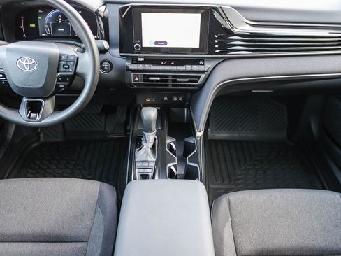 Used 2025 Toyota Camry LE image 13