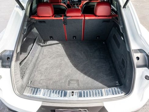 Used 2020 Porsche Cayenne image 46