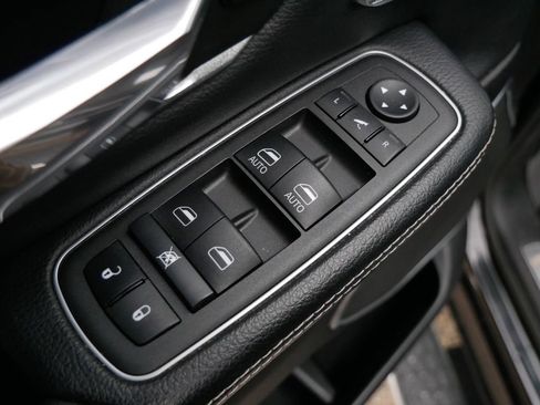 Certified 2022 RAM 1500 Laramie image 37