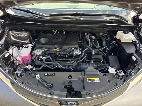 Used 2023 Toyota Sienna Platinum FWD image 43