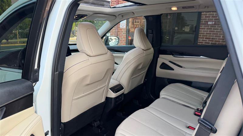 Used 2023 INFINITI QX60 Pure w/ Cargo Package AWD/4WD image 23