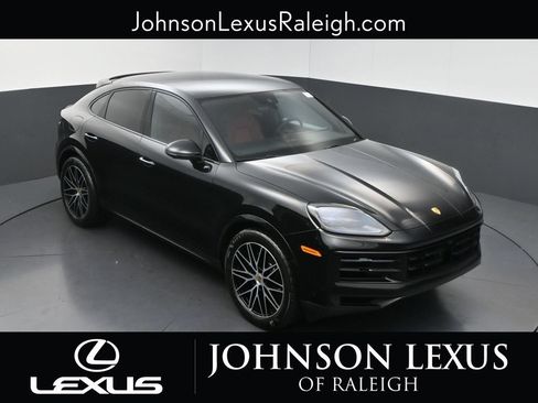 Used 2024 Porsche Cayenne Coupe AWD/4WD image 23