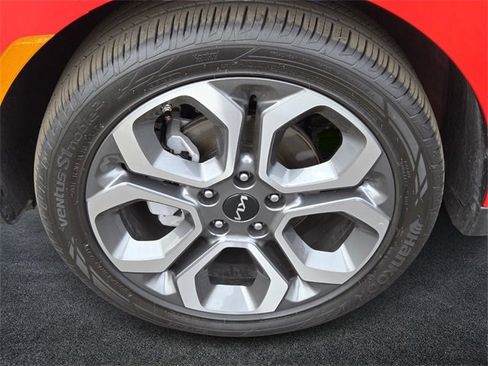 Certified 2025 Kia Soul EX image 8