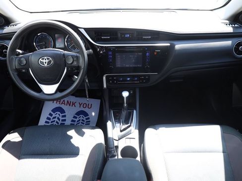 Used 2017 Toyota Corolla LE FWD image 18