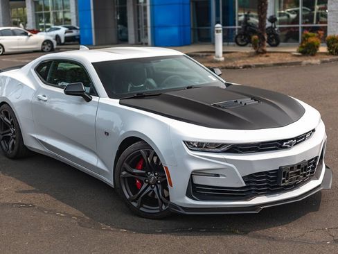 Used 2021 Chevrolet Camaro SS RWD image 2