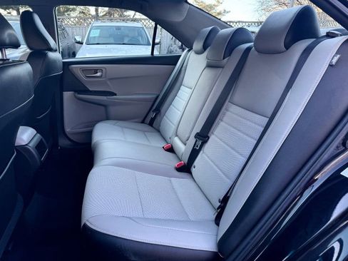 Used 2017 Toyota Camry SE image 17