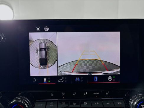 New 2025 GMC Canyon Elevation w/ Convenience Package image 13