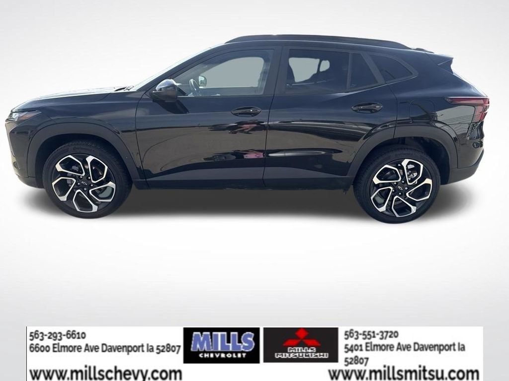 Used 2025 Chevrolet Trax RS w/ Driver Confidence Package FWD image 2