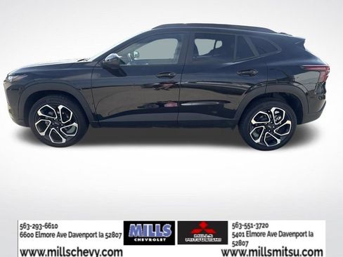 Used 2025 Chevrolet Trax RS w/ Driver Confidence Package FWD image 2