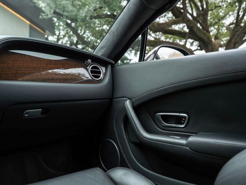 Used 2014 Bentley Continental GT image 28