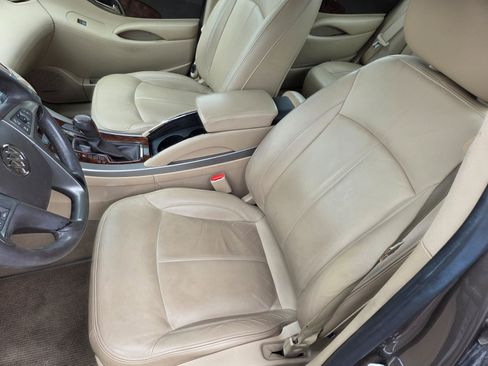 Used 2011 Buick LaCrosse CXL w/ Entertainment Package FWD image 9