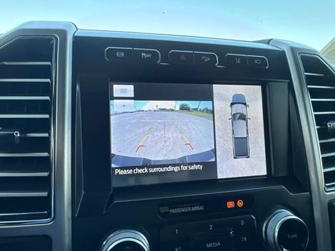 Used 2020 Ford F250 Platinum w/ FX4 Off-Road Package AWD/4WD image 24