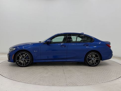 Used 2022 BMW 330e xDrive w/ M Sport Package AWD/4WD image 2