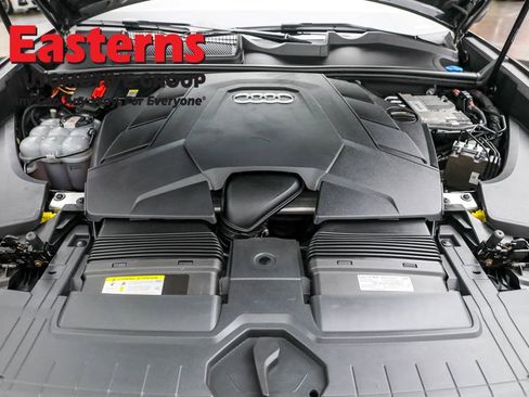 Used 2022 Audi Q8 Prestige w/ Prestige Package image 7