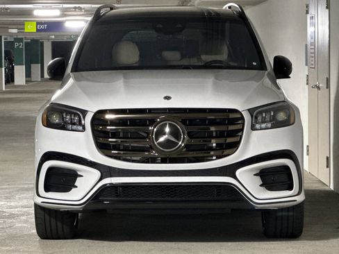 New 2026 Mercedes-Benz GLS 580 4MATIC image 5