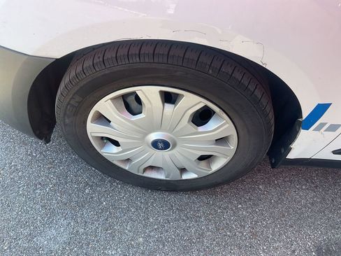 Used 2023 Ford Transit Connect XL image 6