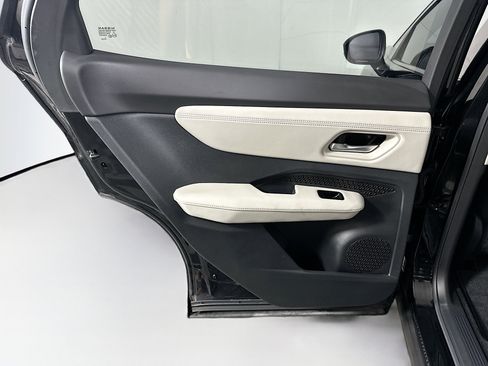 Used 2023 Nissan Ariya FWD image 26