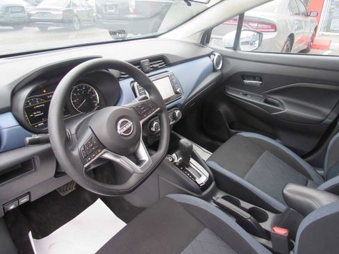 Used 2025 Nissan Versa SV image 10
