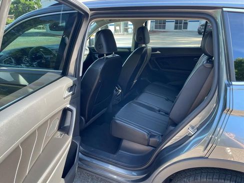 Used 2022 Volkswagen Tiguan SE FWD image 10