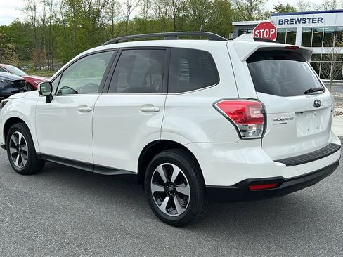 Used 2017 Subaru Forester 2.5i Limited AWD/4WD image 6