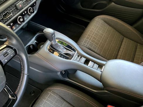Used 2025 Honda HR-V Sport image 17