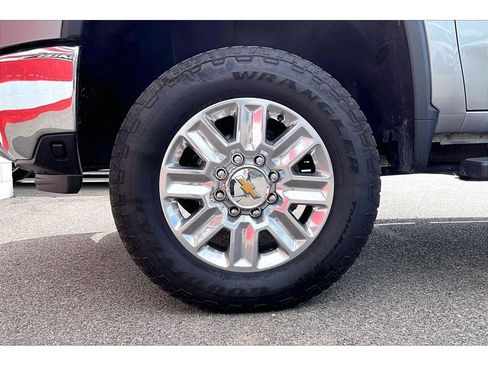 Used 2025 Chevrolet Silverado 3500 LTZ AWD/4WD image 9