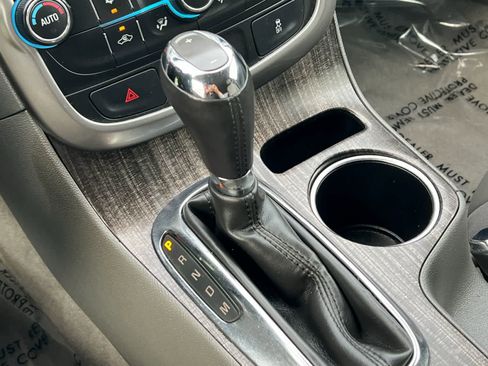 Used 2015 Chevrolet Malibu LT FWD image 21