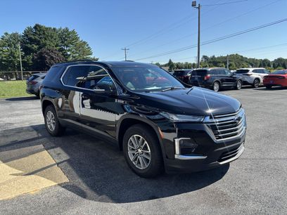 Used 2022 Chevrolet Traverse LT