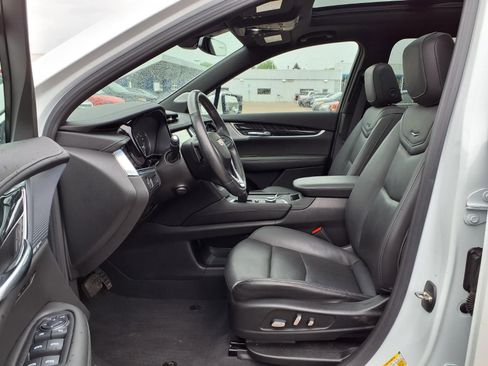 Used 2023 Cadillac XT6 Premium Luxury AWD/4WD image 16