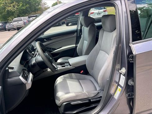 Used 2019 Honda Accord LX image 10