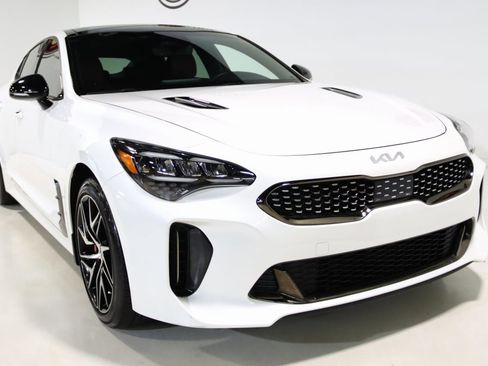 Used 2023 Kia Stinger GT-Line w/ Sun & Sound Package image 9