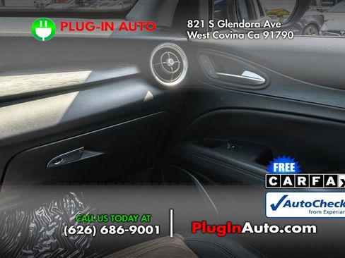 Used 2018 Alfa Romeo Stelvio AWD image 19
