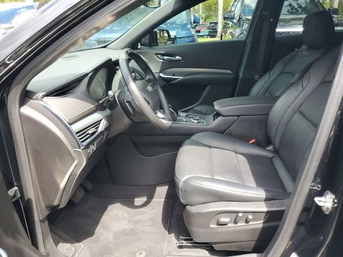 Certified 2023 Cadillac XT4 Premium Luxury image 17