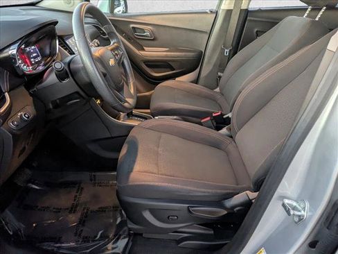 Used 2018 Chevrolet Trax LS image 15