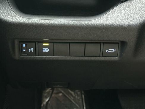 Used 2022 Toyota RAV4 XLE image 36