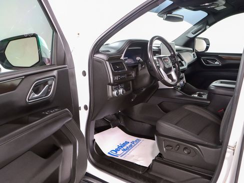 Used 2022 GMC Yukon XL SLE image 3