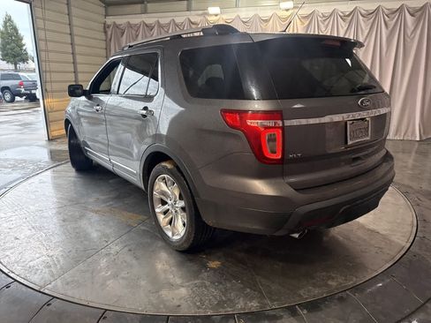 Used 2013 Ford Explorer XLT image 7