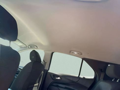 Used 2022 Chevrolet Equinox LT w/ Driver Convenience Package image 40