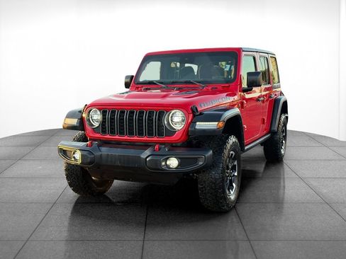 Used 2025 Jeep Wrangler Unlimited Rubicon AWD/4WD image 3