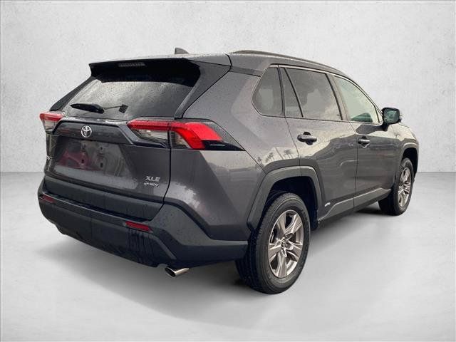 Used 2025 Toyota RAV4 XLE AWD/4WD image 5