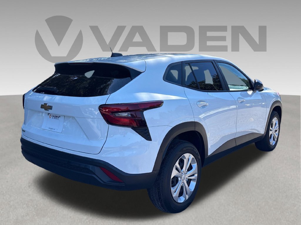 Used 2024 Chevrolet Trax LS FWD image 21