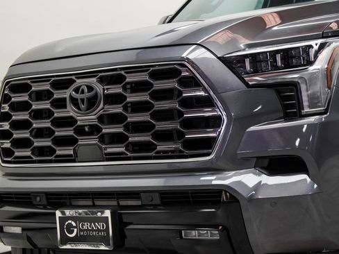 Used 2024 Toyota Sequoia Platinum AWD/4WD image 2