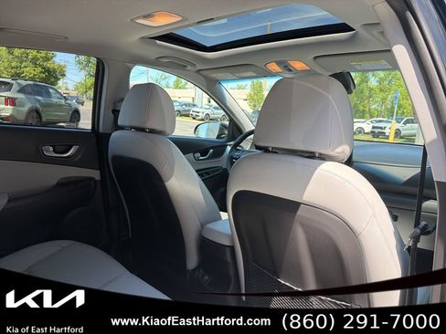 Used 2023 Hyundai Kona Limited AWD/4WD image 14