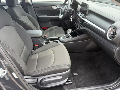 Used 2024 Kia Forte LXS FWD image 22